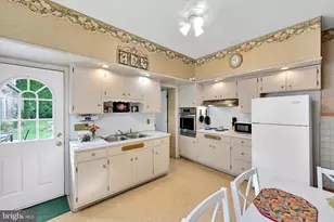 1329 W Market St, Pottsville, PA 17901 - Photo 9