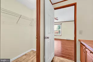 319 N Chestnut St, Shenandoah, PA 17976 - Photo 17