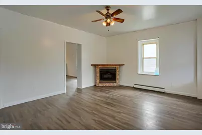 130 E Bacon Street, Pottsville, PA 17901 - Photo 3
