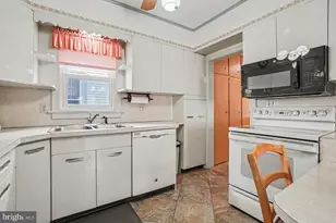 1022 W Main St, Valley View, PA 17983 - Photo 7