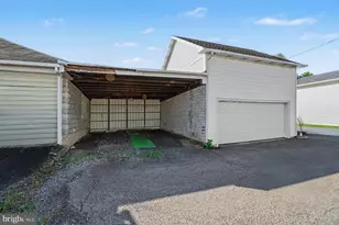 1022 W Main St, Valley View, PA 17983 - Photo 25