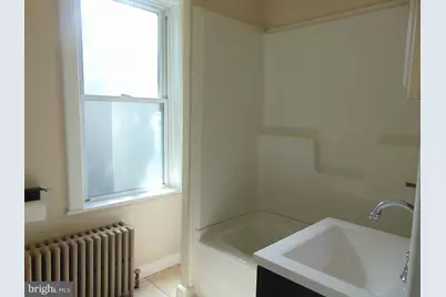 621 W Norwegian Street, Pottsville, PA 17901 - Photo 3
