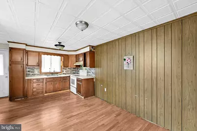 209 W Cherry Street, Shenandoah, PA 17976 - Photo 9