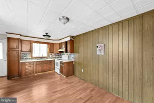 209 W Cherry St, Shenandoah, PA 17976 - Photo 9