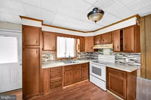 209 W Cherry St, Shenandoah, PA 17976 - Photo 11