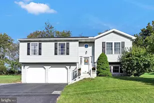 1718 Running Deer Dr, Auburn, PA 17922 - Photo 1