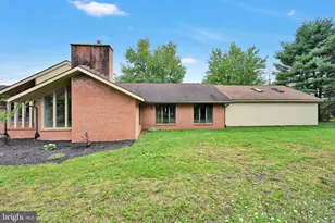 423 Hickory Dr, Auburn, PA 17922 - Photo 3