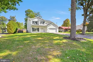 224 Lake Front Dr, Orwigsburg, PA 17961 - Photo 1