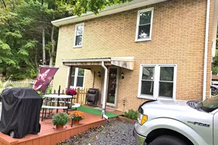 2 S Sunnylane Rd, Pottsville, PA 17901 - Photo 3