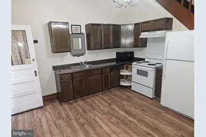 521 E Broad Street #APT 2, Tamaqua, PA 18252 - Photo 3