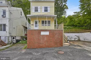 1023 W Schuylkill Ave, Pottsville, PA 17901 - Photo 5