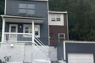 321 Peacock St, Pottsville, PA 17901 - Photo 1