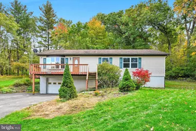 327 W Laurel Street, Tremont, PA 17981 - Photo 1