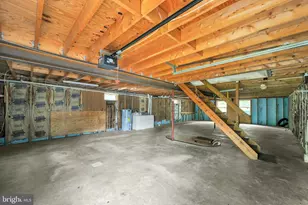 327 W Laurel St, Tremont, PA 17981 - Photo 27
