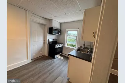 409 Broad Street W #5, Tamaqua, PA 18252 - Photo 3