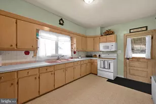532 E Main St, Hegins, PA 17938 - Photo 15