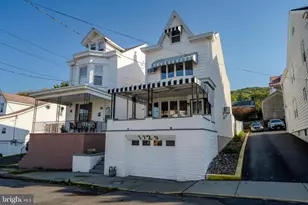 1729 W Norwegian St, Pottsville, PA 17901 - Photo 1
