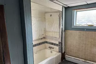 318 W Chester St, Shenandoah, PA 17976 - Photo 11