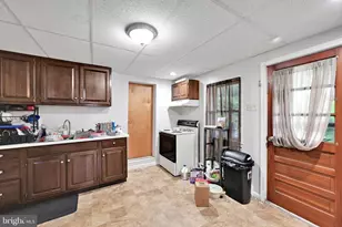 411 E Main St, Girardville, PA 17935 - Photo 7