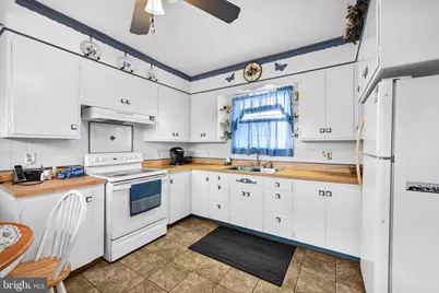200 W Lloyd Street, Shenandoah, PA 17976 - Photo 13