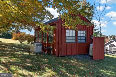 686 W Wynonah Drive, Auburn, PA 17922 - Photo 31