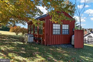 686 W Wynonah Dr, Auburn, PA 17922 - Photo 31