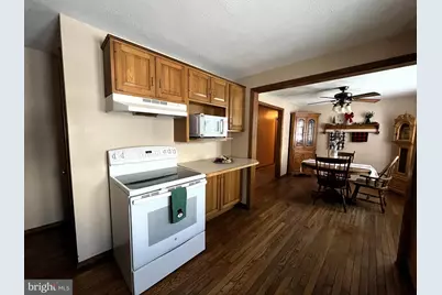 2 E New Market Street, Freeburg, PA 17827 - Photo 9