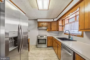 610 E Market St, Beavertown, PA 17813 - Photo 5