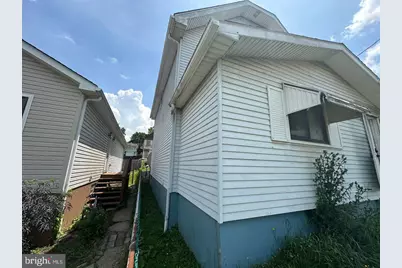 2018 Constitution Blvd, New Kensington, PA 15068 - Photo 3