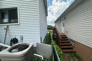 2018 Constitution Blvd, New Kensington, PA 15068 - Photo 7