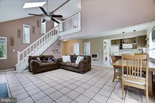 1065 Breezewood Dr, Newfoundland, PA 18445 - Photo 11