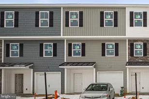 4 Landing Pl, York, PA 17408 - Photo 1