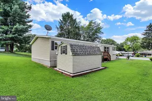 717 Lake Dr, Mount Wolf, PA 17347 - Photo 19