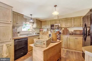 717 Lake Dr, Mount Wolf, PA 17347 - Photo 9