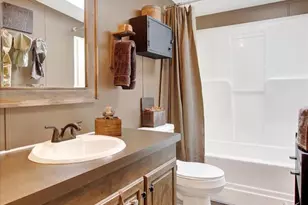 717 Lake Dr, Mount Wolf, PA 17347 - Photo 11