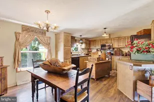 717 Lake Dr, Mount Wolf, PA 17347 - Photo 7