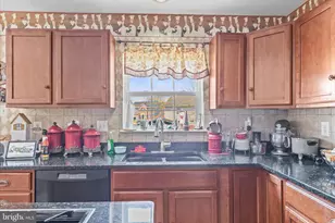 180 Hunter Creek Dr, York, PA 17406 - Photo 15