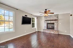 2040 Waterfall Dr, Hanover, PA 17331 - Photo 5