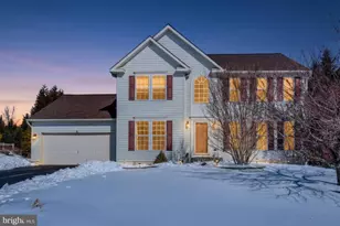 2040 Waterfall Dr, Hanover, PA 17331 - Photo 1