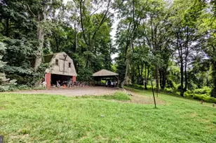 1987 Ridgewood Rd, York, PA 17406 - Photo 9