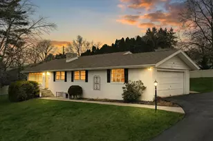 1615 Crestlyn Rd, York, PA 17403 - Photo 1