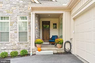 102 Maribel Ln, York, PA 17403 - Photo 5