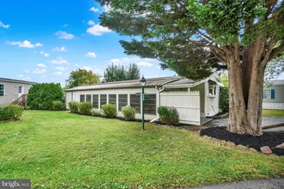 209 Holly Drive, Mount Wolf, PA 17347 - Photo 3