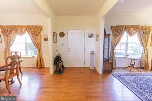 1675 Hampden Dr, York, PA 17408 - Photo 5