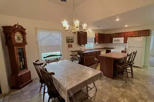 525 Parkview Ln, Hanover, PA 17331 - Photo 9