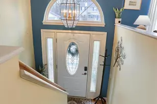 201 Overview Cir W, Red Lion, PA 17356 - Photo 3