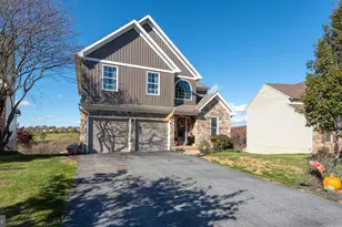 495 Thomas Armor Dr, Windsor, PA 17366 - Photo 3