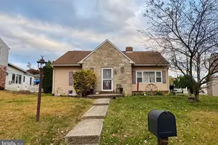 1321 Canterbury Ln, York, PA 17406 - Photo 1