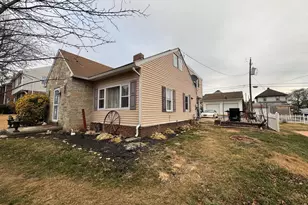 1321 Canterbury Ln, York, PA 17406 - Photo 3