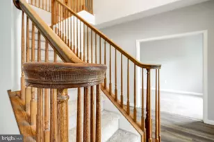 3704 Skipton Cir, York, PA 17402 - Photo 3